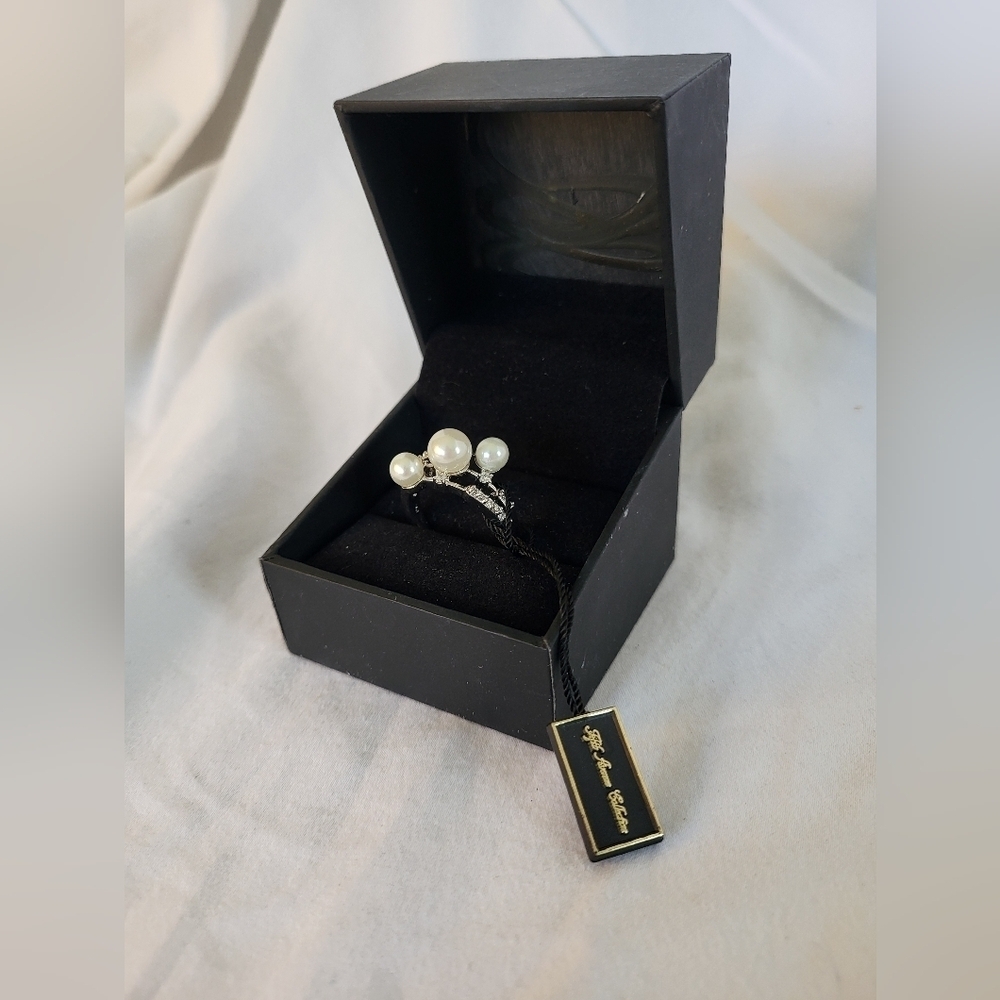 Fifth Avenue Collection Elegant Faux Pearl and Swavorski Crystal Cocktail Ring